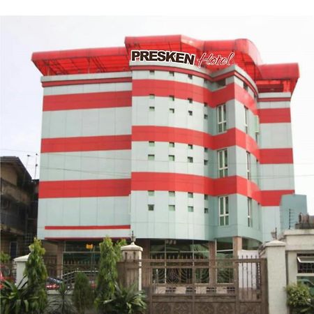 Presken Hotel At International Airport Road Ikeja Esterno foto