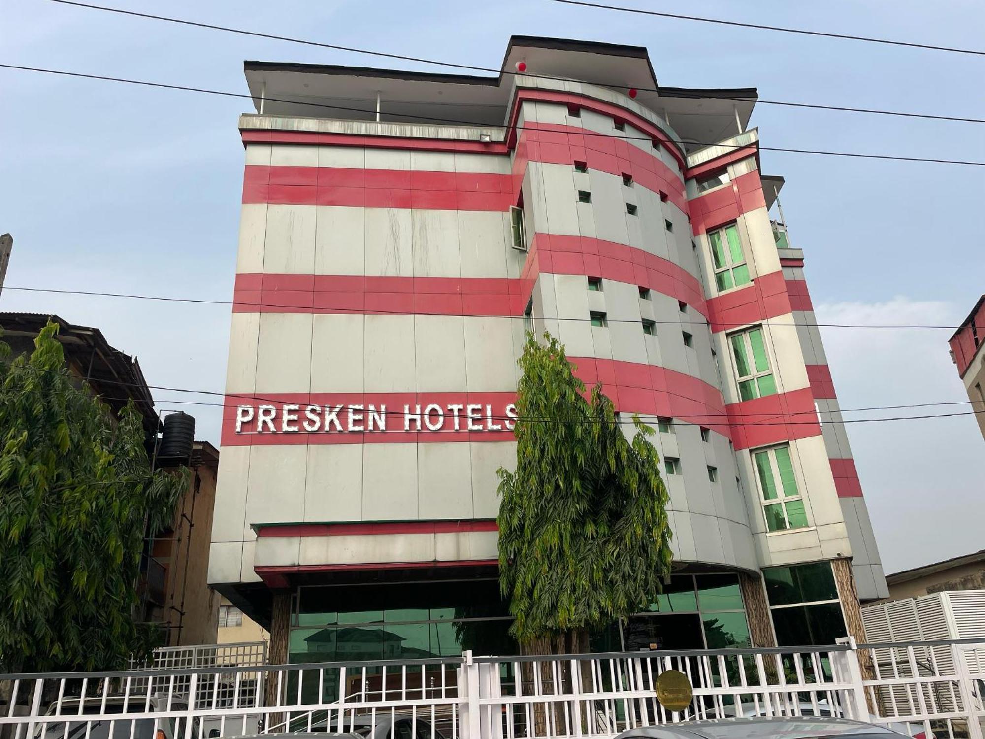 Presken Hotel At International Airport Road Ikeja Esterno foto