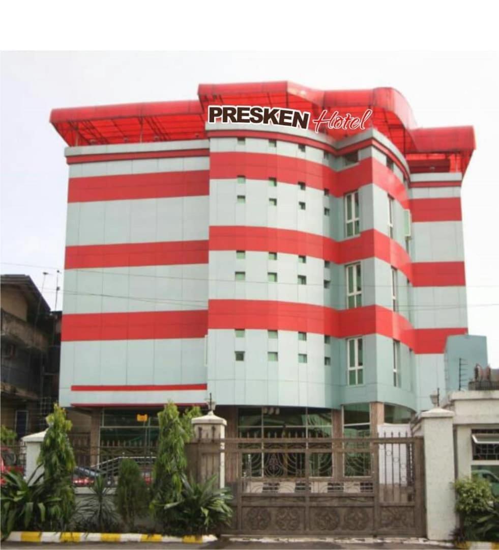 Presken Hotel At International Airport Road Ikeja Esterno foto